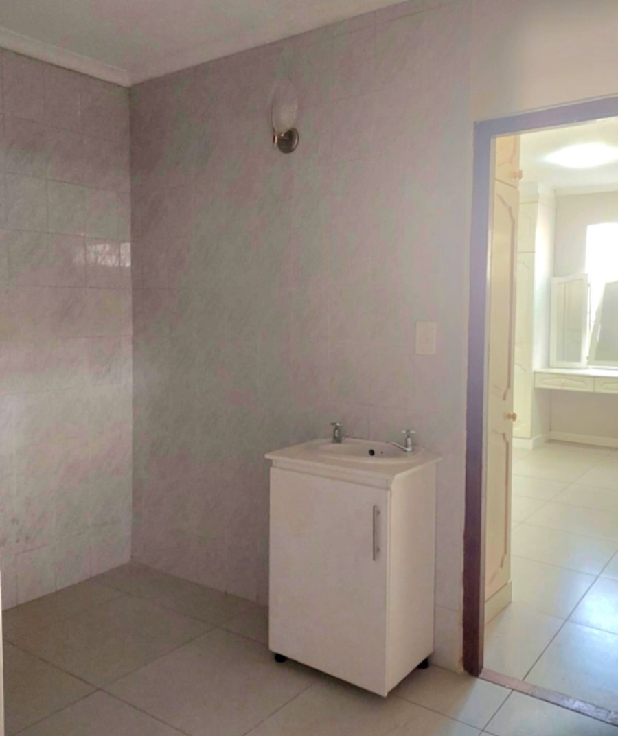 3 Bedroom Property for Sale in Uitenhage Central Eastern Cape